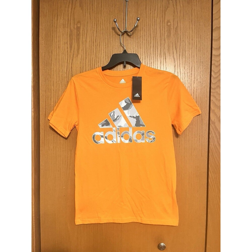 Adidas Boys T-Shirt in Orange size Large 14/16 NEW